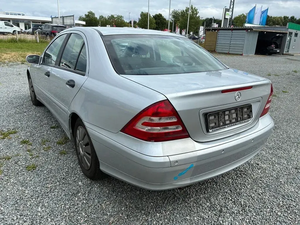Gebraucht Mercedes C180 Classic 143 PS (105 kW) 2005 Silber Limousine