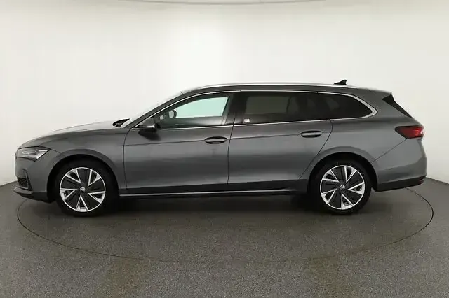 Usata Skoda Superb Selection 193 CV (141 kW) 2024 Grigio Station wagon