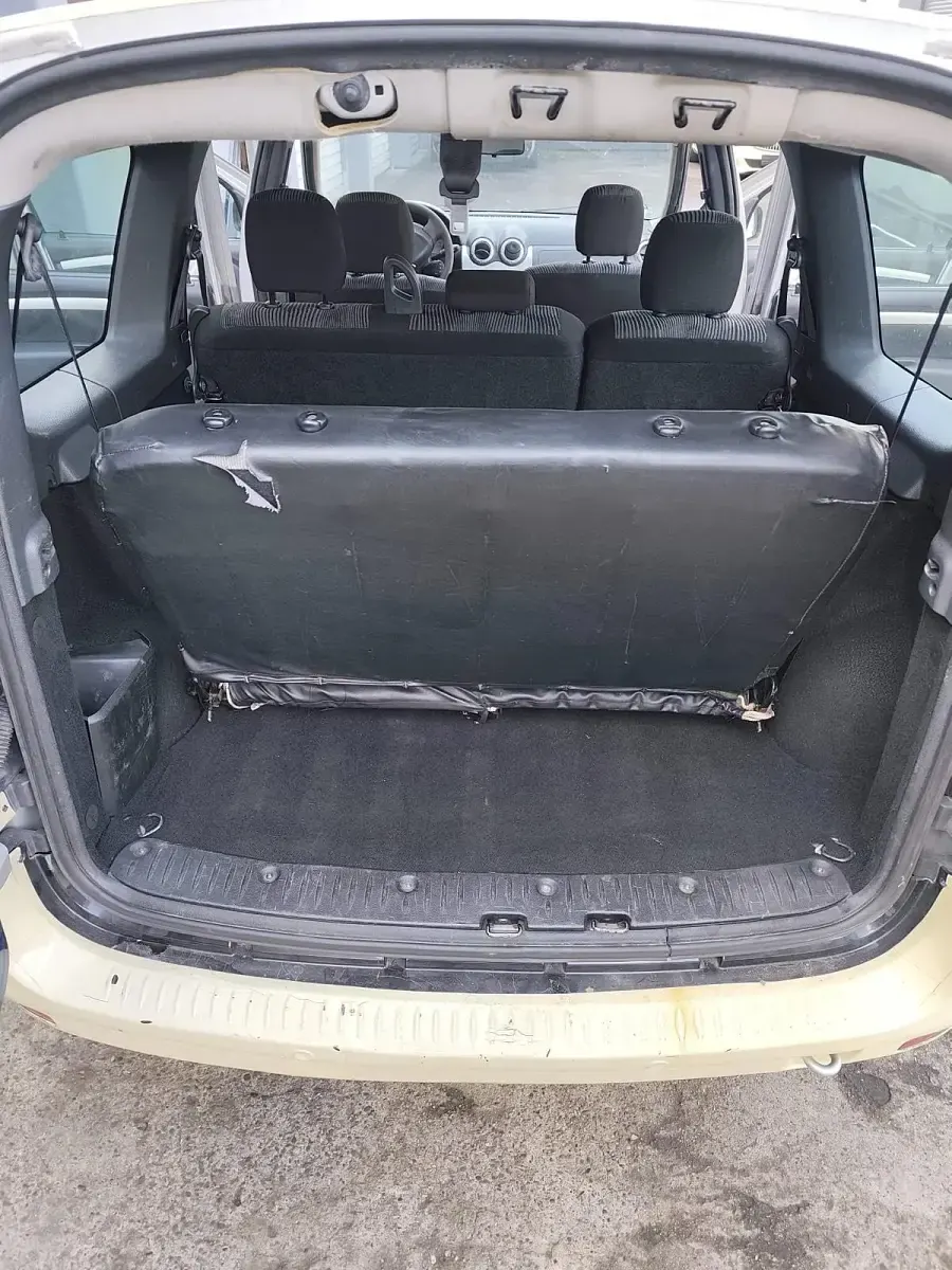 Second-hand Dacia Logan 84 CP (61 kW) 2010 Andere farben Break