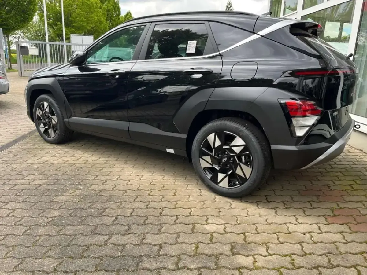 Neu Hyundai Kona Trend 139 PS (102 kW) 2026 Schwarz SUV