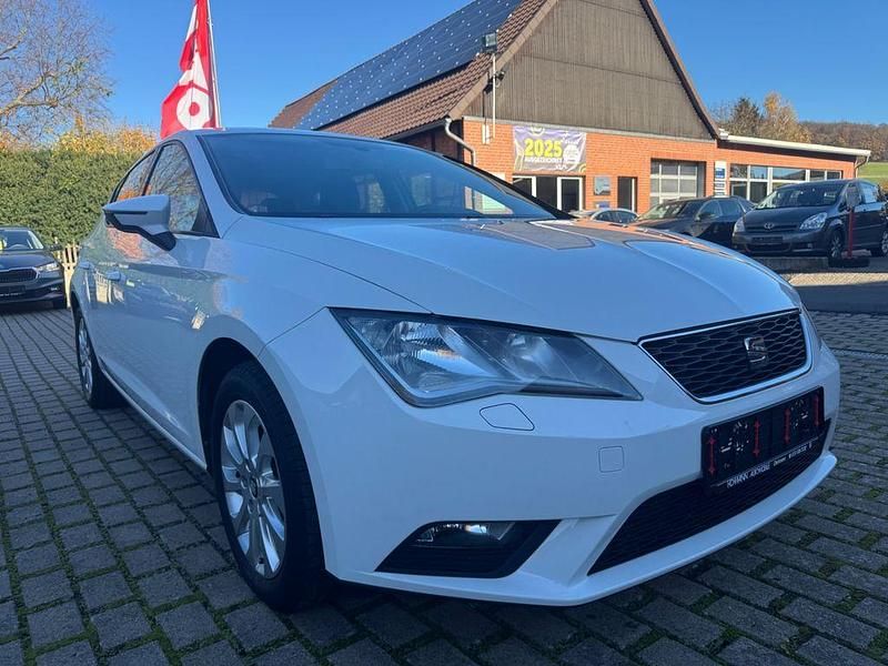 Weiß Gebraucht 2014 Seat Leon Style Limousine | 8.950 € (Fairer Preis) - Bild 1/4