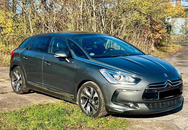 Silber Gebraucht 2012 Citroën DS5 Kleinwagen | 6.900 € - Bild 1/4