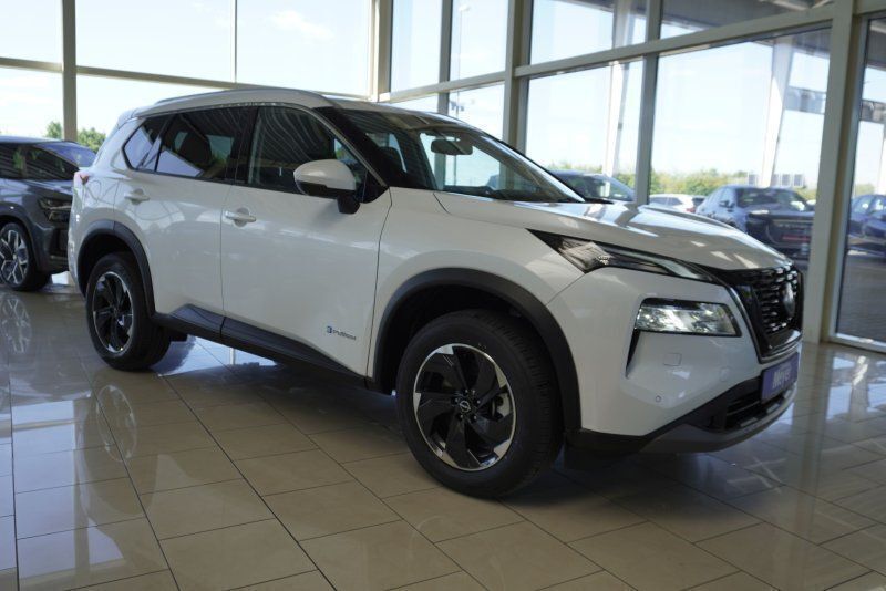 Pearl white Neu 2024 Nissan X-Trail SUV | 35.810 € (Superpreis) - Bild 1/4