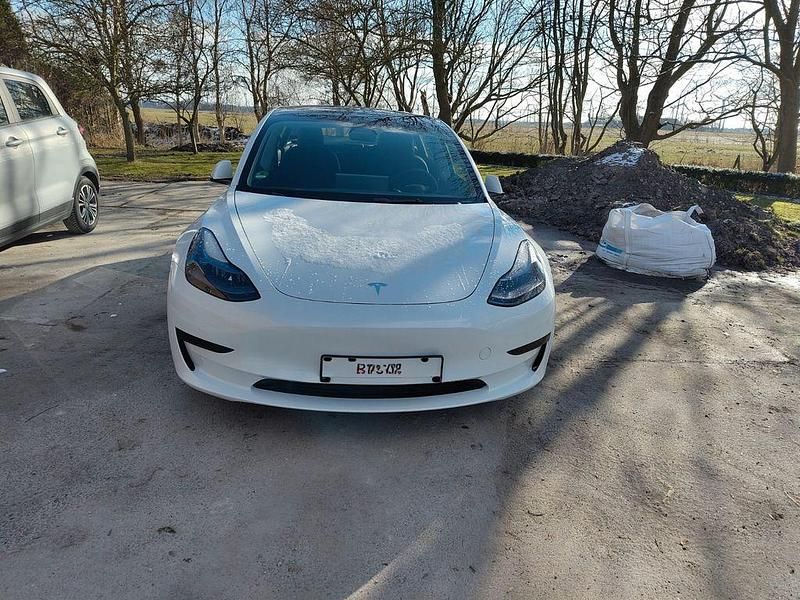 Gebraucht Tesla Model 3 RWD 208 kW (283 PS) 2022 Weiß Limousine