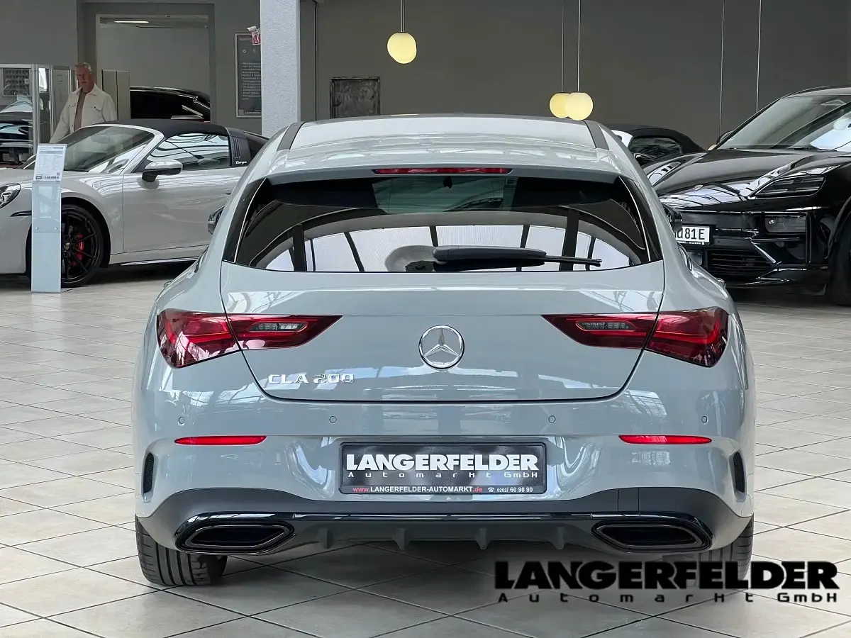 Gebraucht Mercedes CLA200 Edition 177 PS (130 kW) 2025 Alpingrauunilack Kombi
