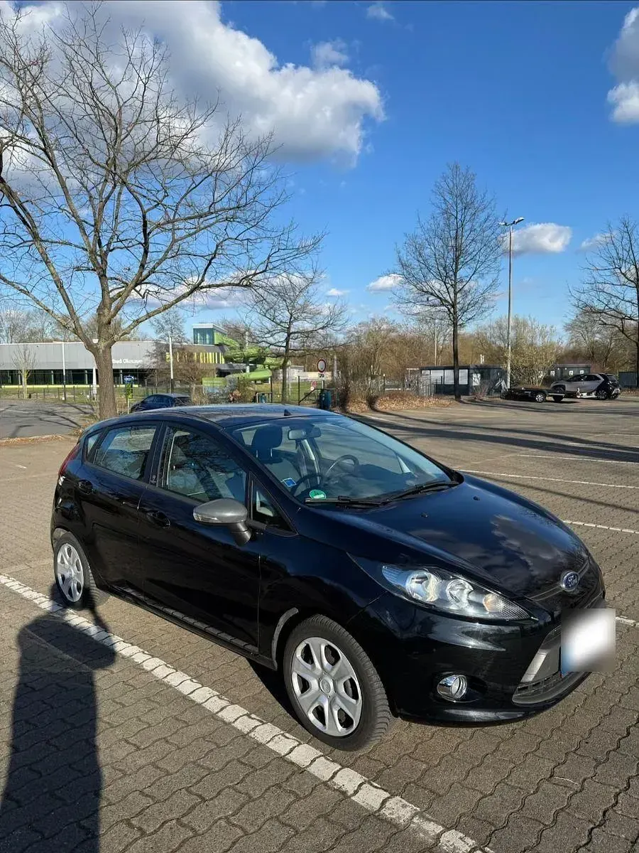 Gebraucht Ford Fiesta Champions Edition 82 PS (60 kW) 2012 Schwarz Kleinwagen