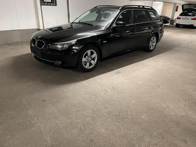 Schwarz Gebraucht 2010 BMW 520 Kombi | 5.299 € (Guter Preis) - Bild 1/4