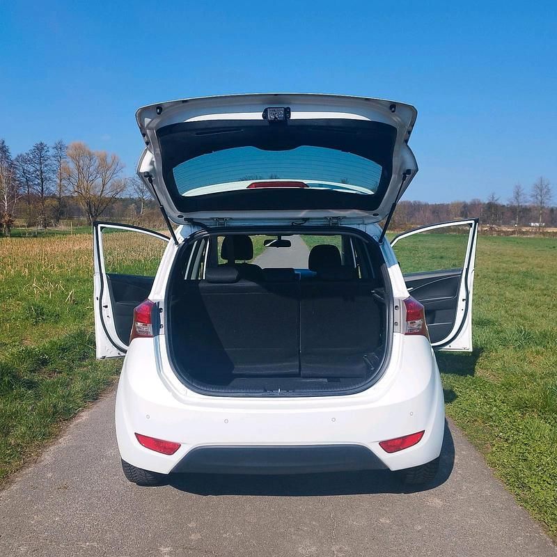 Gebraucht Hyundai ix20 Edition 125 PS (91 kW) 2015 Weiß Kleinwagen