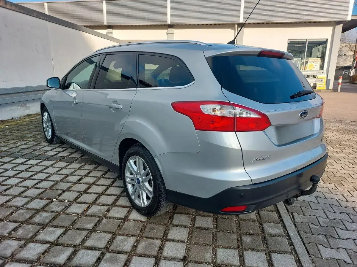 Używany Ford Focus Titanium 182 KM (133 kW) 2014 Srebrny Kombi