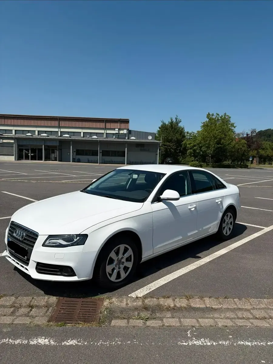Gebraucht Audi A4 120 PS (88 kW) 2009 Weiß Limousine