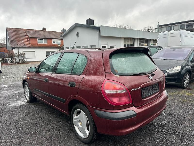 Gebraucht Nissan Almera 110 PS (80 kW) 2002 Rot Kleinwagen