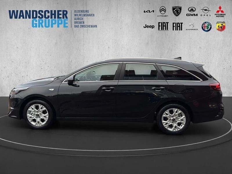 Neu Kia Ceed 103 PS (75 kW) 2025 Schwarz Kleinwagen