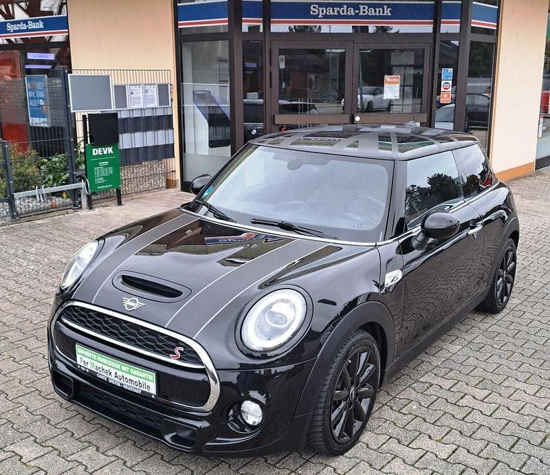 Schwarz Gebraucht 2020 Mini Cooper S Kleinwagen | 23.800 € (Etwas zu teuer) - Bild 1/4