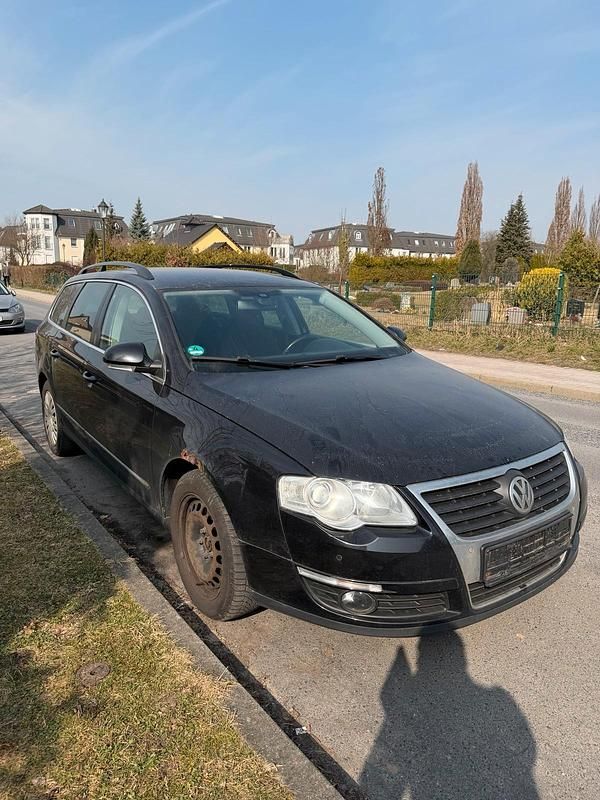 Gebraucht VW Passat 110 PS (80 kW) 2010 Schwarz Kombi