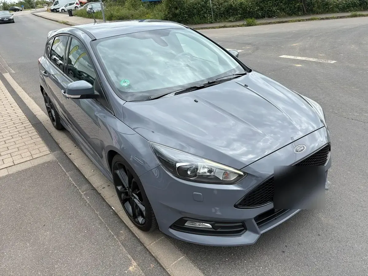 Gebraucht Ford Focus ST 250 PS (183 kW) 2018 Grau Limousine
