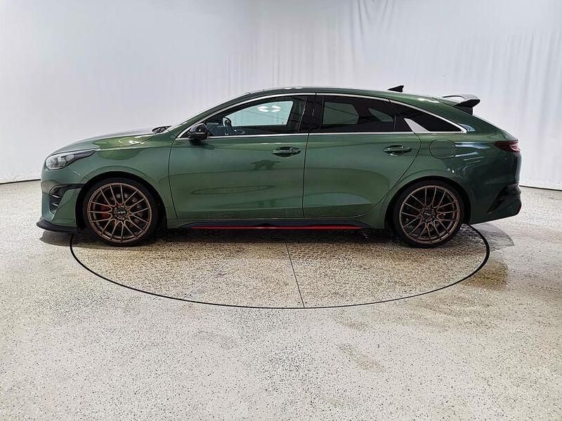 Gebraucht Kia ProCeed GT 204 PS (150 kW) 2023 (exg) experience green met. Kombi