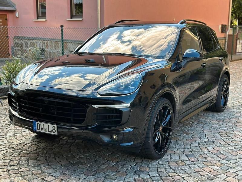 Schwarz Gebraucht 2016 Porsche Cayenne GTS SUV | 34.990 € - Bild 1/4