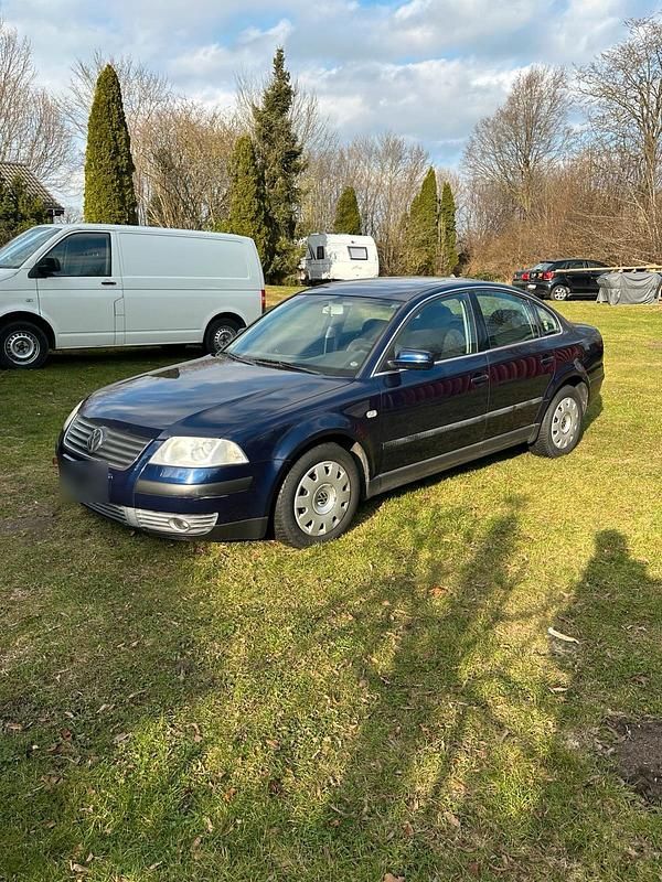 Gebraucht VW Passat 116 PS (85 kW) 2001 Blau Limousine