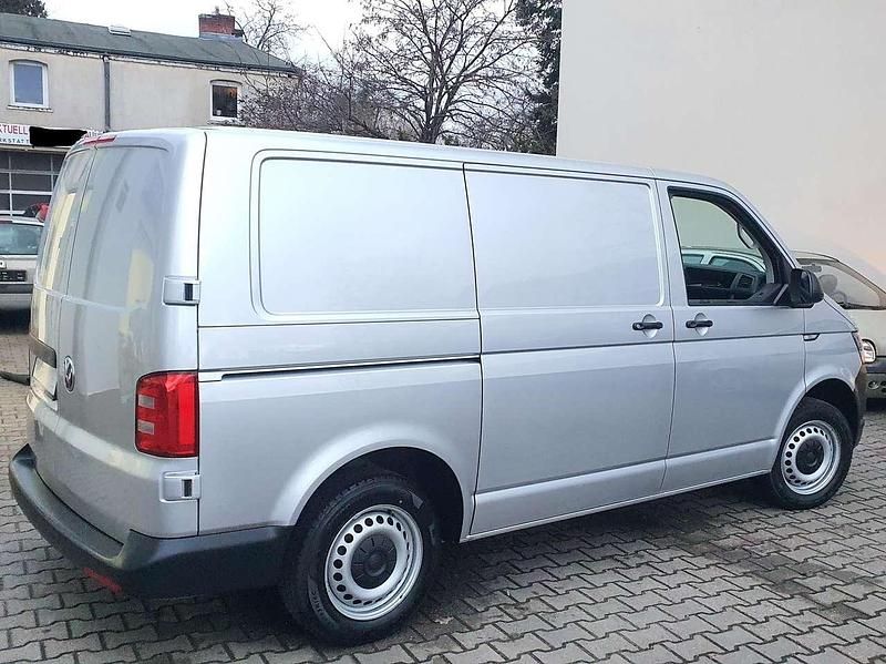 Second-hand VW Transporter 150 CP (110 kW) 2018 Argintiu Van