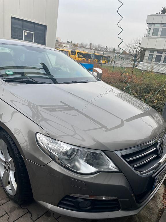 Braun Gebraucht 2011 VW Passat Limousine | 8.700 € (Fairer Preis) - Bild 1/4