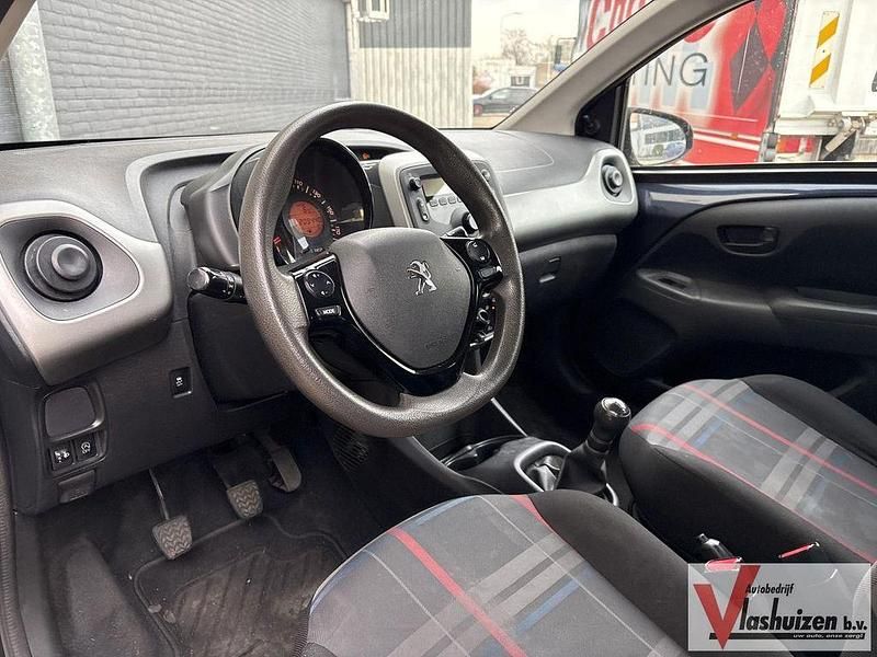 Gebraucht Peugeot 108 Active 68 PS (50 kW) 2015 Blau Limousine