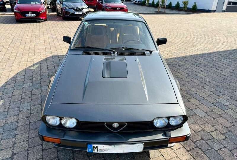 Marrone alfa romeo Gebraucht 1983 Alfa Romeo GTV Coupé | 28.460 € - Bild 1/4
