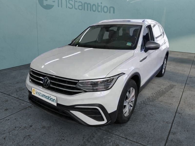 Weiß Gebraucht 2022 VW Tiguan Allspace Life SUV | 30.733 € (Guter Preis) - Bild 1/4
