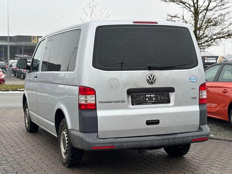 Gebraucht VW Caravelle 140 PS (102 kW) 2013 Silber Van / Kleinbus