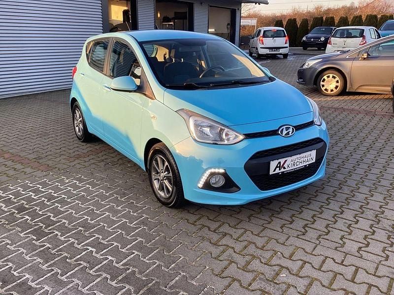 Gebraucht Hyundai i10 Edition 67 PS (49 kW) 2014 Blau Kleinwagen