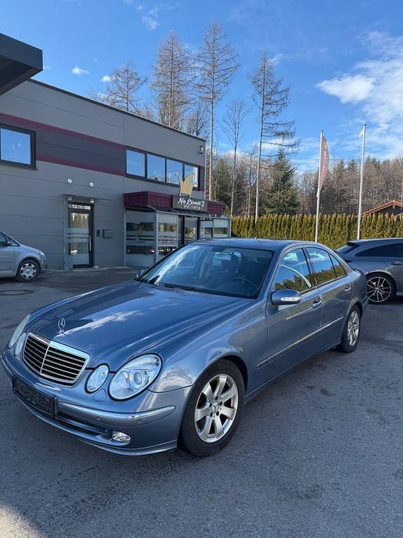Gebraucht Mercedes E320 Avantgarde 204 PS (150 kW) 2003 Blau Limousine