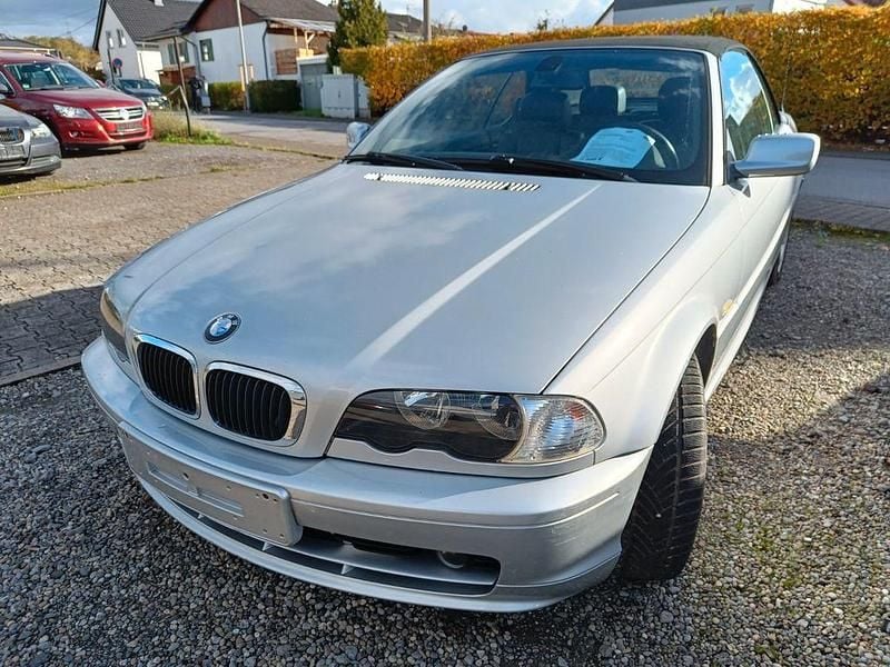 Titansilber metallic Gebraucht 2002 BMW 318 Cabriolet Sport Line Cabrio | 3.500 € (Superpreis) - Bild 1/4