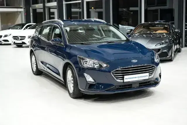 Używany Ford Focus Titanium 150 KM (110 kW) 2020 Niebieski Sedan/Limuzyna