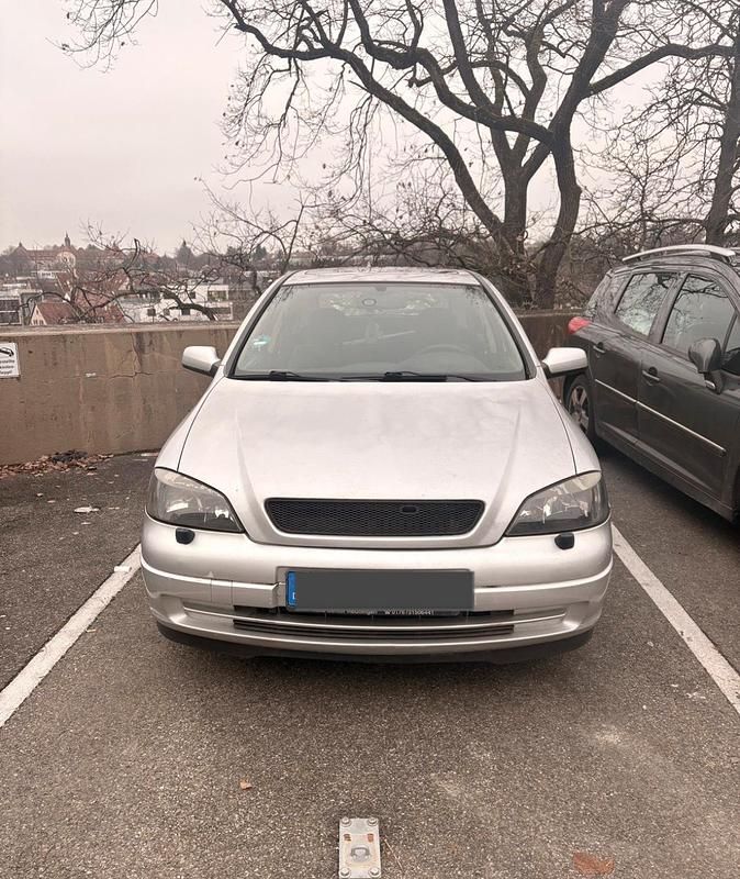 Silber Gebraucht 2002 Opel Astra Limousine | 1.300 € (Guter Preis) - Bild 1/3
