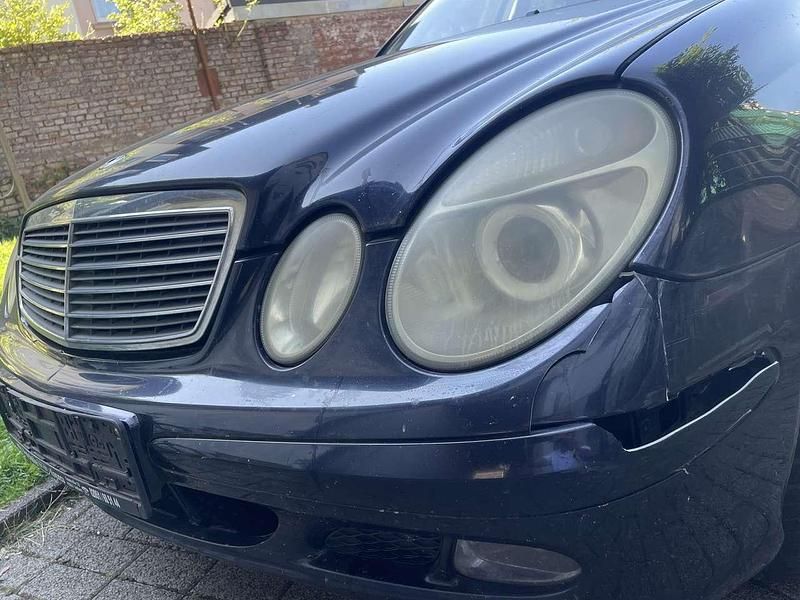 Gebraucht Mercedes E220 Classic 150 PS (110 kW) 2002 Limousine