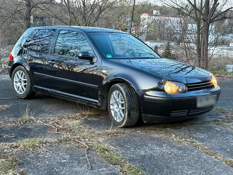 Gebraucht VW Golf 100 PS (73 kW) 2002 Schwarz Coupé