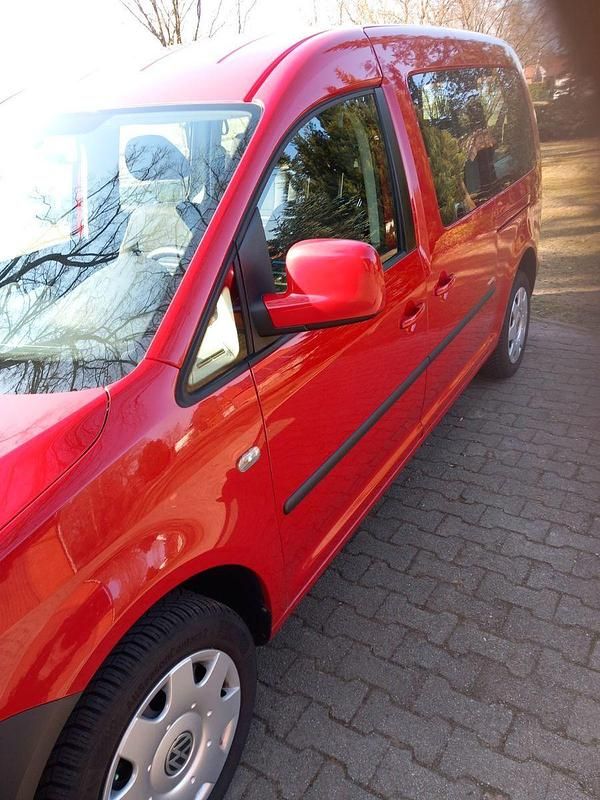 Gebraucht VW Caddy Maxi 102 PS (75 kW) 2015 Rot Van / Kleinbus