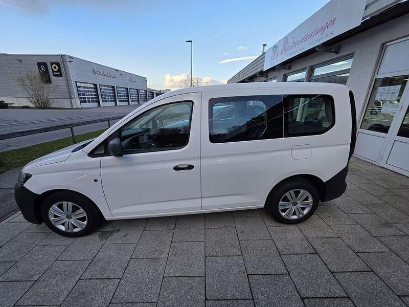 Usado VW Caddy 102 HP (75 kW) 2021 Branco Monovolume