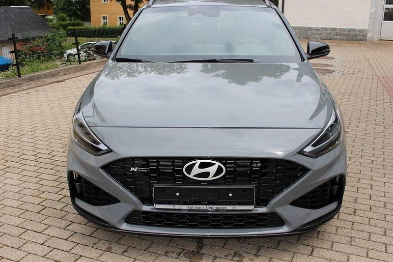 Grau Neu 2025 Hyundai i30 N Line Limousine | 26.200 € (Fairer Preis) - Bild 1/4
