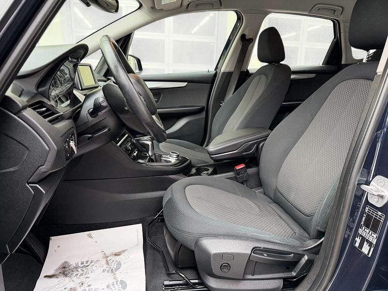 Gebraucht BMW 220 Advantage 192 PS (141 kW) 2016 Blau Van / Kleinbus