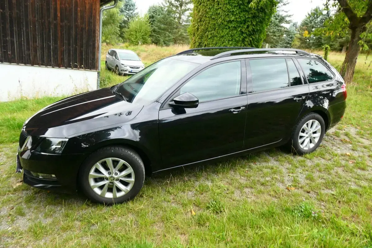 Gebraucht Skoda Octavia Ambition 150 PS (110 kW) 2020 Schwarz Kombi