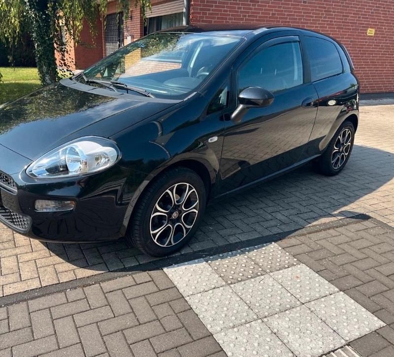 Schwarz Gebraucht 2013 Fiat Grande Punto Kleinwagen | 1.800 € (Superpreis) - Bild 1/4