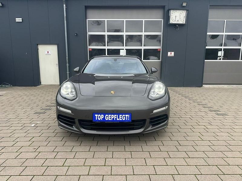 Grau Gebraucht 2013 Porsche Panamera S Limousine | 34.990 € - Bild 1/4