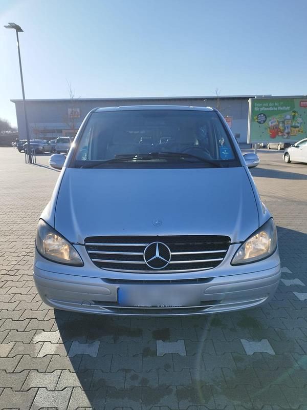 Grau Gebraucht 2004 Mercedes Viano Van / Kleinbus | 5.050 € - Bild 1/4