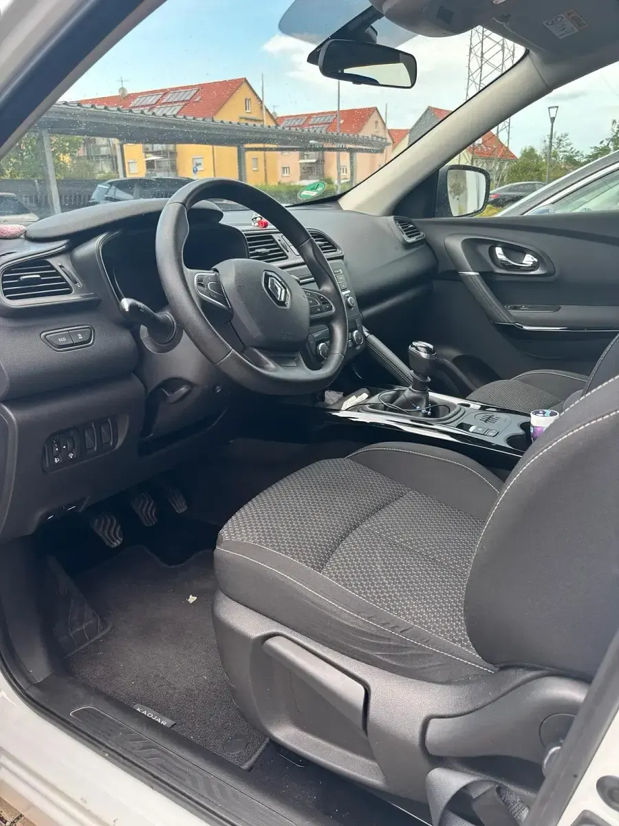 Gebraucht Renault Kadjar Collection 131 PS (96 kW) 2016 Weiß SUV