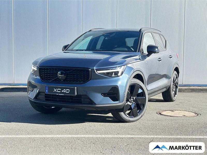 Neu Volvo XC40 Plus 163 PS (119 kW) 2025 Beige SUV