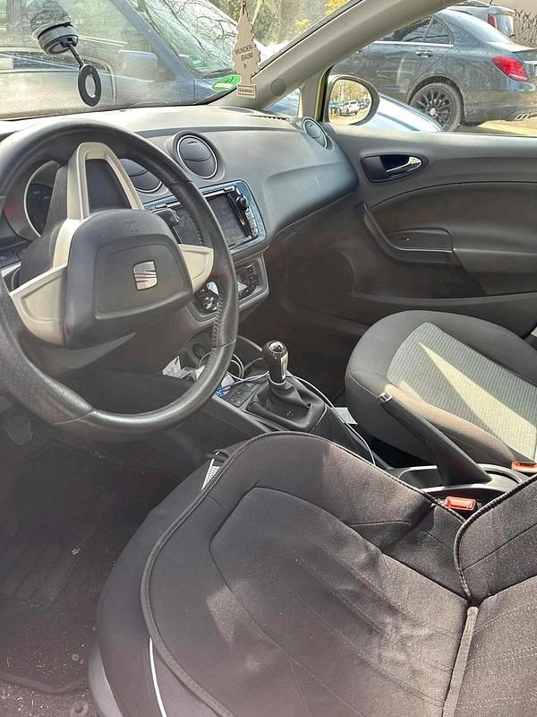 Gebraucht Seat Ibiza 85 PS (62 kW) 2012 Grün Kleinwagen