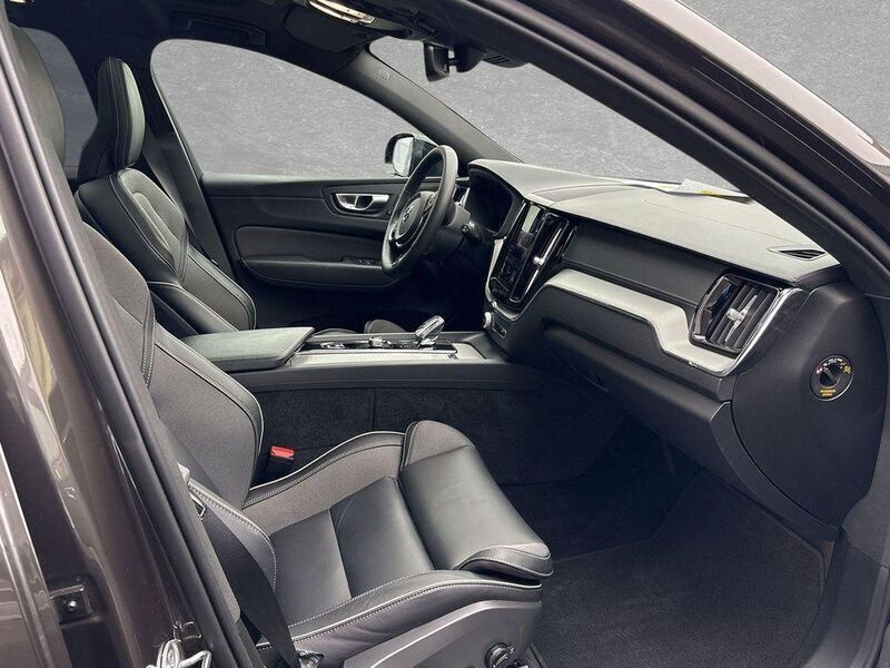 Gebraucht Volvo XC60 Ultimate 335 PS (246 kW) 2023 Platinum grey metallic SUV