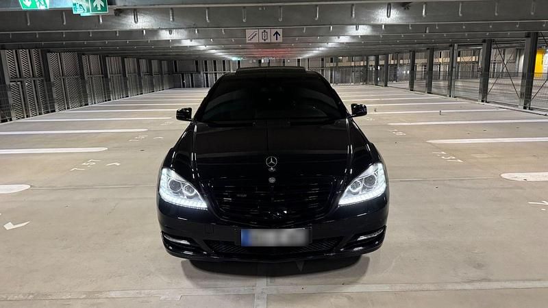 Gebraucht Mercedes S350 258 PS (189 kW) 2012 Schwarz Limousine