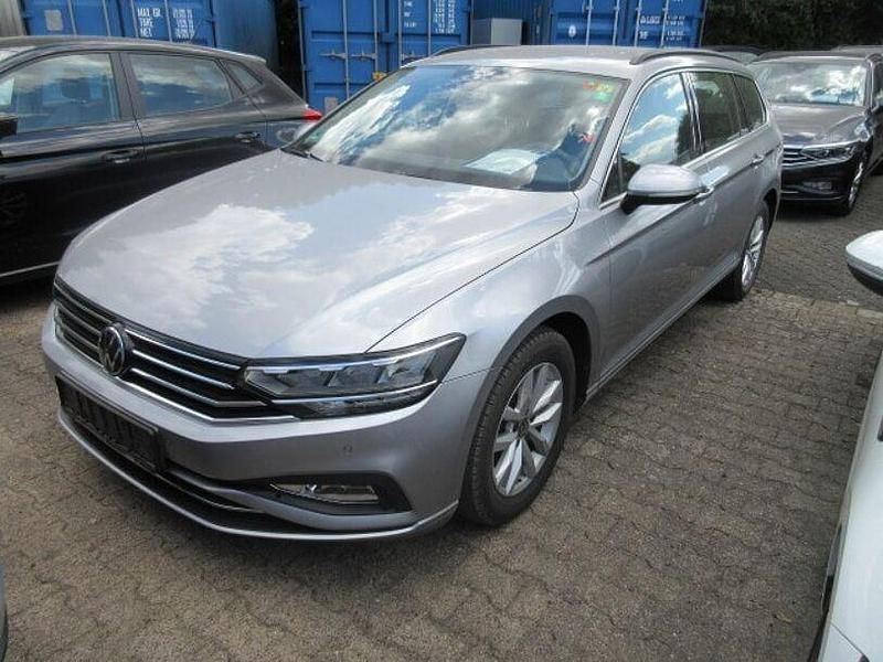 Silber Gebraucht 2022 VW Passat Business Kombi | 22.988 € (Guter Preis) - Bild 1/4