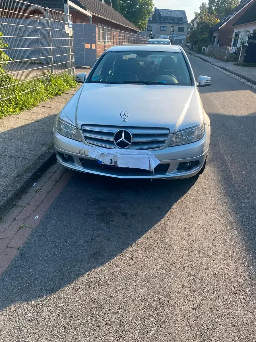 Gebraucht Mercedes C200 136 PS (100 kW) 2009 Silber Limousine